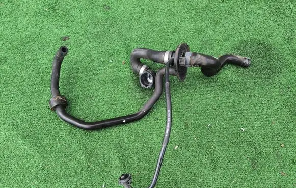 Audi A5 Engine coolant pipe/hose 8W2122109E 15607302S