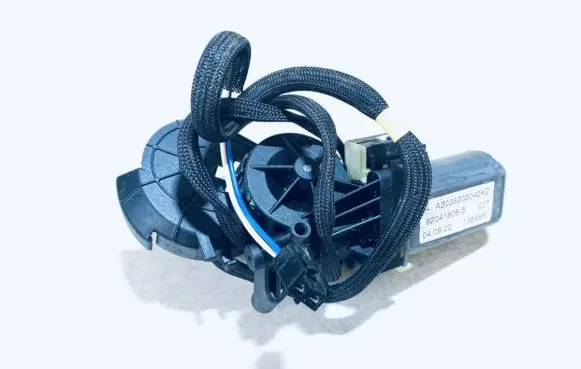 Mercedes-Benz C W203 Seat adjustment motor a2038202042kz 820418065