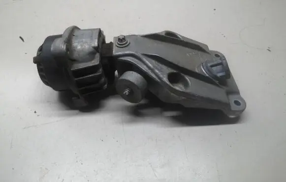 BMW 5 F10 F11 Engine mount bracket 6777371 68623513