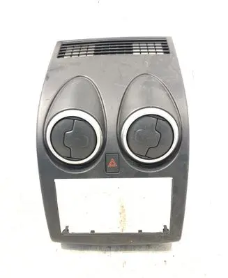 Nissan Qashqai Dash center air vent grill P10381A77100 K77710