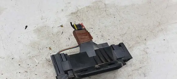 Toyota Avensis T250 Fuse module NOCODE