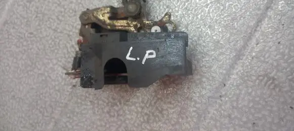 Hyundai Accent Front door lock