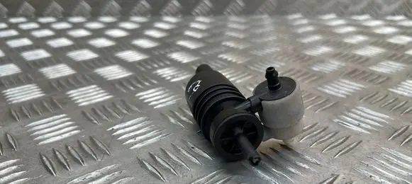 Audi A3 8Y Windscreen/windshield washer pump 1K6955651