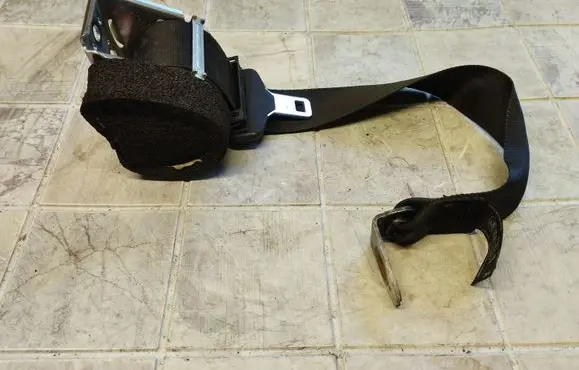 Ford Mondeo MK IV Rear seatbelt 6G9N611B69EE3YYW 33060026