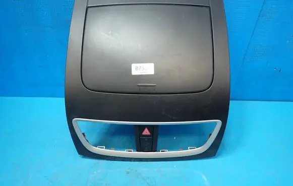 Suzuki Swift II Glove box 7382068LA