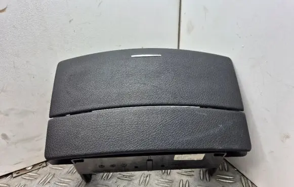 Mercedes-Benz S W221 Dashboard storage box/compartment A2216800834