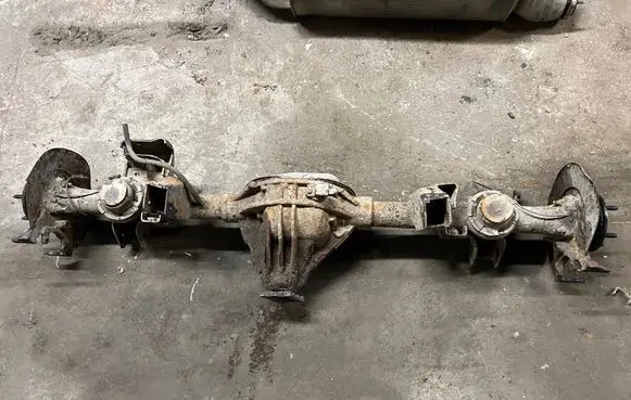 Jeep Grand Cherokee (WK) Rear axle beam 