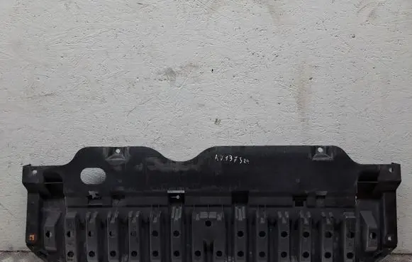 Toyota Avensis T270 Front bumper skid plate/under tray 5261805010