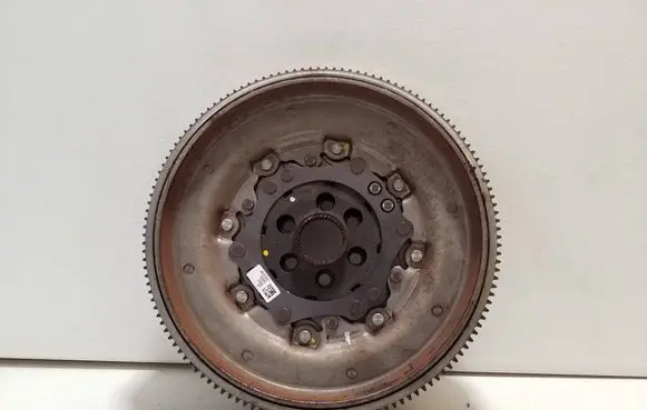 Audi Q3 F3 Flywheel 05E105266F