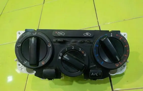 Nissan NV200 Other switches/knobs/shifts T1009316PC