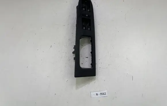 Volkswagen Touran I Electric window control switch 1T1867371H