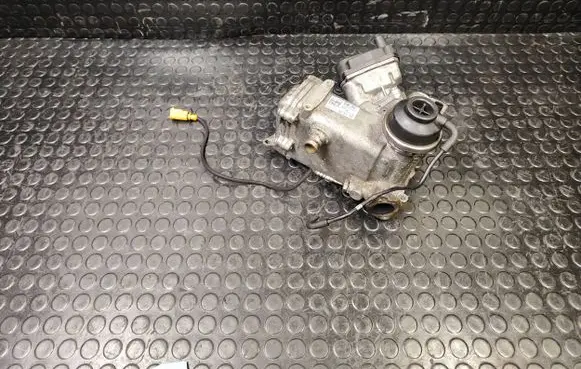 Audi A8 S8 D4 4H EGR valve cooler 059131515BE 059131503S