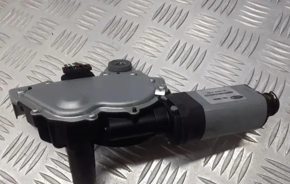 Skoda Octavia Mk2 (1Z) Wiper motor 064038004010