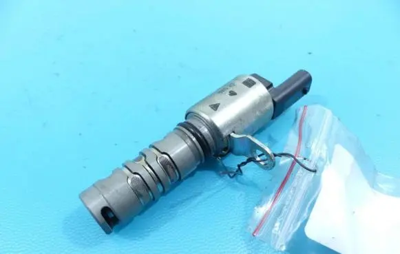 Skoda Fabia Mk3 (NJ) Camshaft position sensor 04E906455D IMPRK1288155