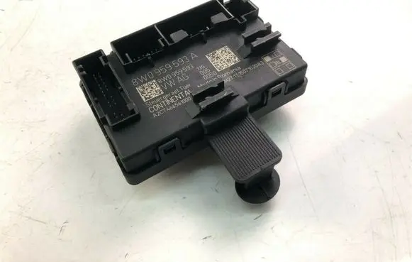 Audi A4 S4 B9 Door control unit/module 8W0959593A K5759