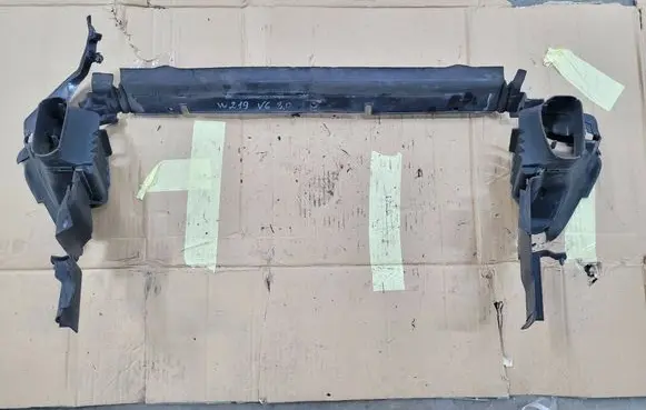 Mercedes-Benz CLS C219 Intercooler air guide/duct channel A2195050330 A2195000516 BBP149602