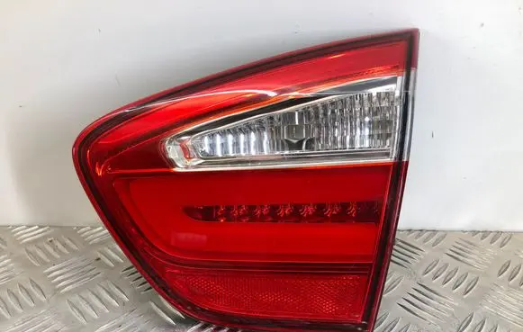 KIA Rio Tailgate rear/tail lights 924041W2