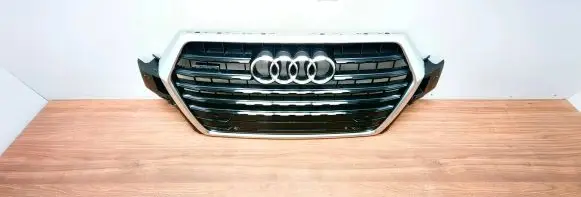 Audi Q7 4M Front grill 4M0853037C