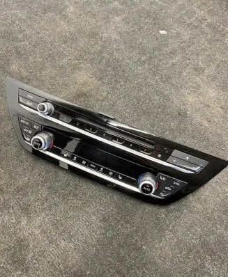 BMW 5 G30 G31 Climate control unit 6826844