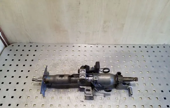 Toyota Avensis T250 Steering wheel axle