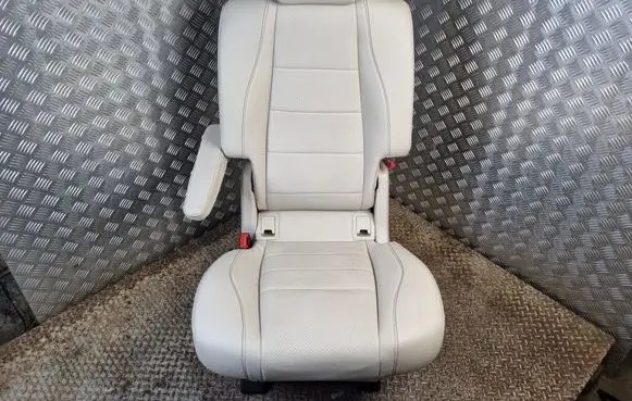 Mercedes-Benz GLS X167 Second row seats 