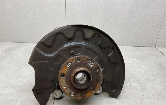 Volkswagen PASSAT B8 Front wheel hub 