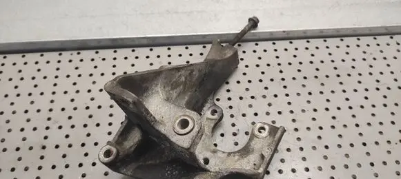 Subaru Legacy Power steering pump mounting bracket 