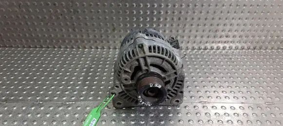 Volkswagen Golf III Generator/alternator 028903025H