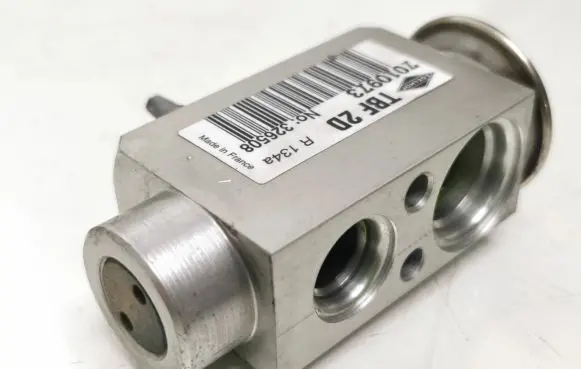 Air conditioning (A/C) expansion valve