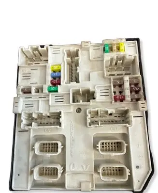 Renault Master III Fuse module 284B67365R USM2010