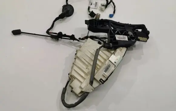 Mercedes-Benz S W221 Rear door lock A2217300335 10651441
