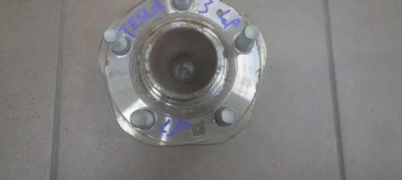 Tesla Model 3 Front wheel hub 104412200E