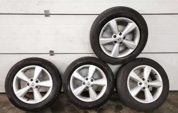 Nissan Qashqai R17 alloy rim 