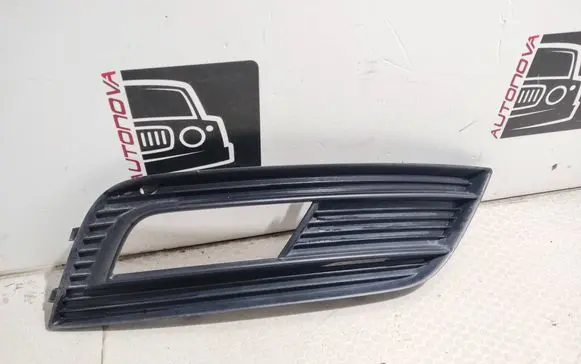 Audi A4 S4 B8 8K Front fog light trim/grill 8K0807682K