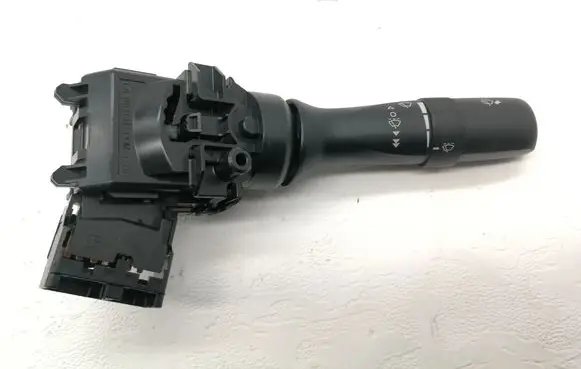 Toyota Avensis T270 Wiper control stalk 0520017F524