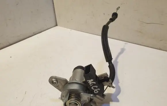 Audi A6 S6 C6 4F Tailgate exterior lock 8E0827573