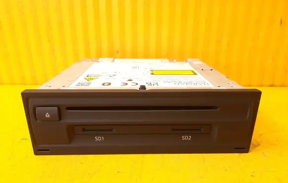 Audi TT TTS Mk2 Radio/CD/DVD/GPS head unit 8S0035043M