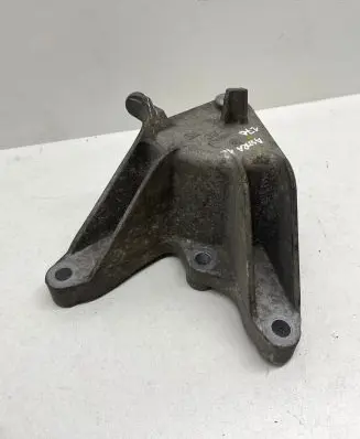 Opel Astra J Engine mounting bracket 13248664