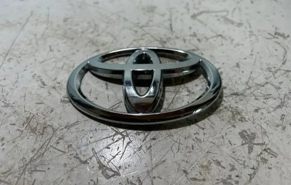 Toyota GT 86 Manufacturer badge logo/emblem 93013CA010