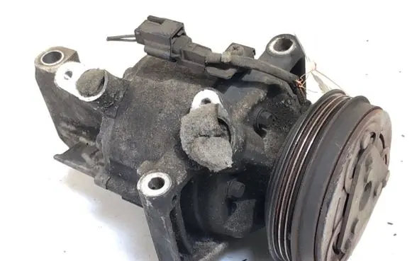 Dacia Sandero Air conditioning (A/C) compressor (pump) 926000287R