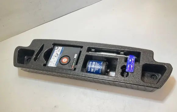 Volvo XC40 Tool set 32371002