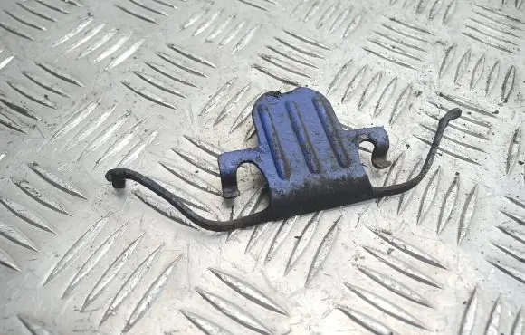 BMW 1 E81 E87 Front brake pad spring 