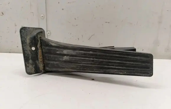 BMW 2 F44 Accelerator throttle pedal 6889819