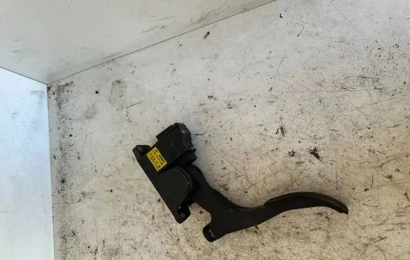 Audi A3 S3 8L Accelerator throttle pedal 1J1723503AA 090200066YB3 0280752203
