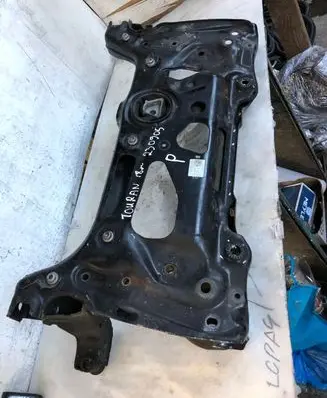 Volkswagen Touran III Front subframe 3q0199315d