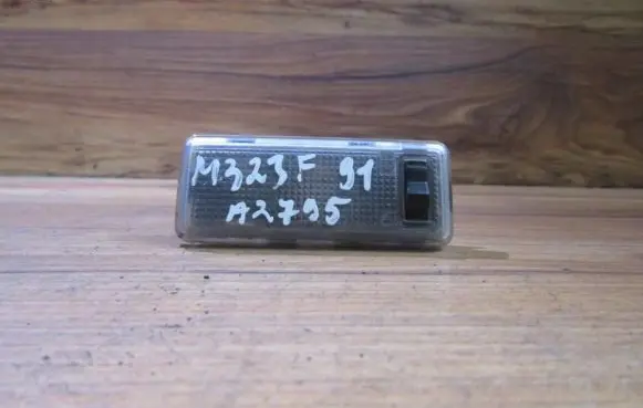 Mazda 323 F Rear seat light