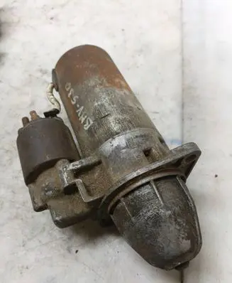 BMW 5 E34 Starter motor 1005821211