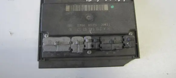 Mercedes-Benz E W210 Coolant fan relay A2105450332