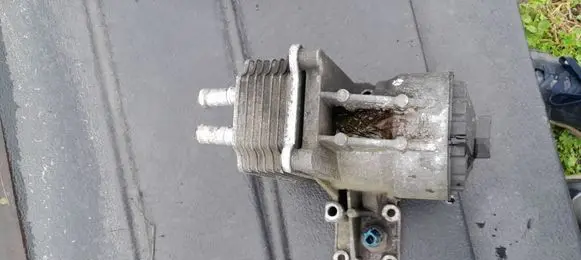 Engine oil radiator