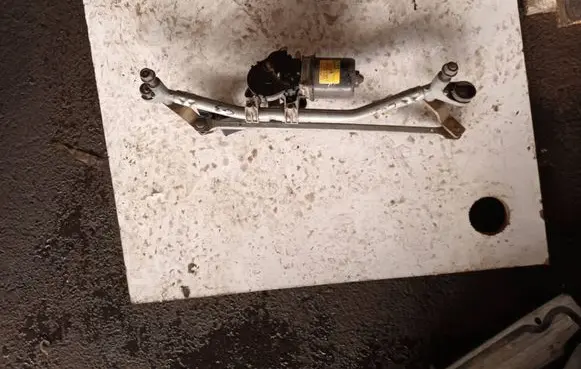 Citroen C3 Front wiper linkage 